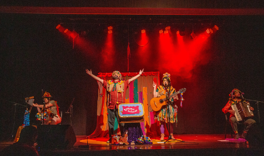 Crianças participam de oficina artística no Festival D’água na Peneira em Campo Grande