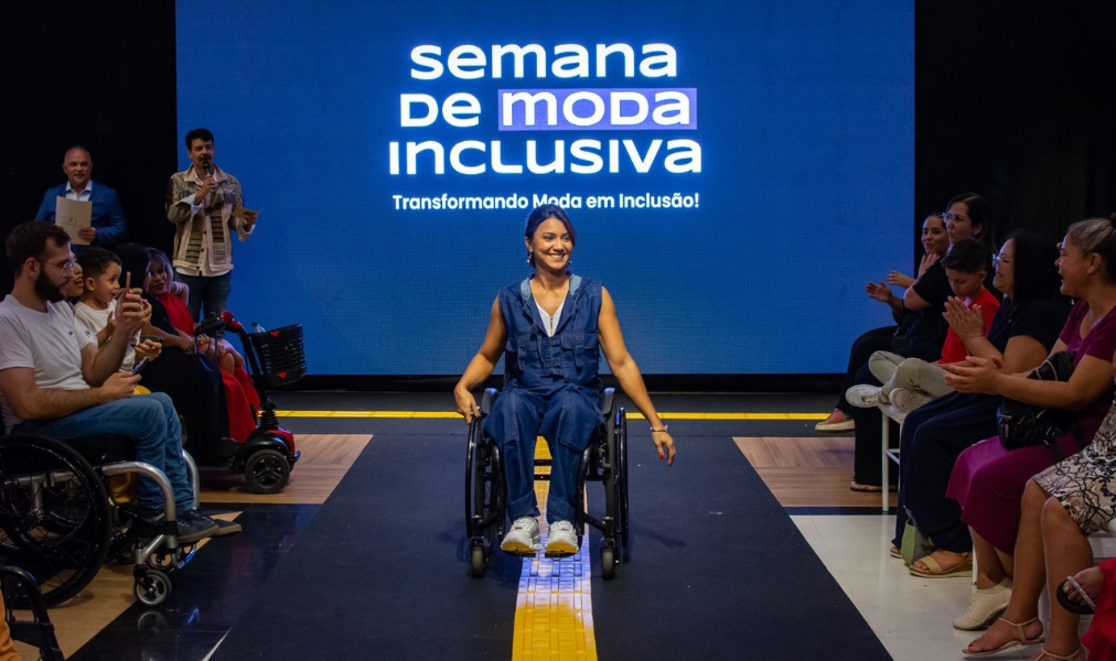 Modelos desfilam na Semana de Moda Inclusiva 2025 no Norte Sul Plaza em Campo Grande