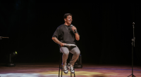 Renato Albani apresenta o show “A Ignorância é uma Dádiva” em Campo Grande.