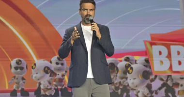 Tadeu Schmidt anuncia novidades do BBB 26 durante o Upfront Globo 2026