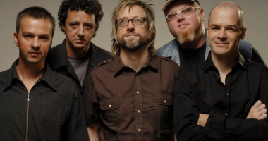 Biquíni Cavadão e Nenhum de Nós se apresentam juntos em show no Bosque Expo, em Campo Grande