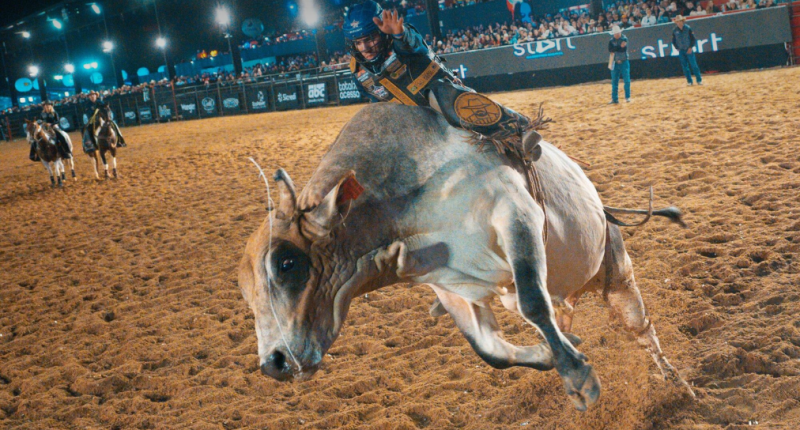 Adriano Moraes durante a etapa da PBR em Campo Grande, com transmissão ao vivo pelo Band Sports