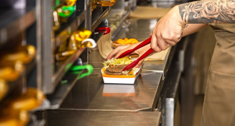 Cozinha do McDonald’s aberta ao público em ação de transparência