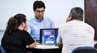 Equipe do Sebrae atende empreendedores no Supermercado Pires em Campo Grande