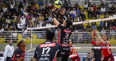 Times femininos de vôlei realizam treino aberto e solidário em Campo Grande