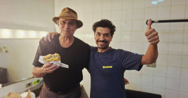 Felipe Lourenço ao lado de Almir Sater na Bienal Pantanal.