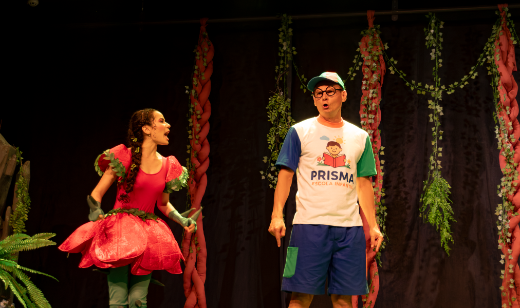 Espetáculo sobre amizade reúne 260 pessoas em teatro da Capital e terá sessões gratuitas