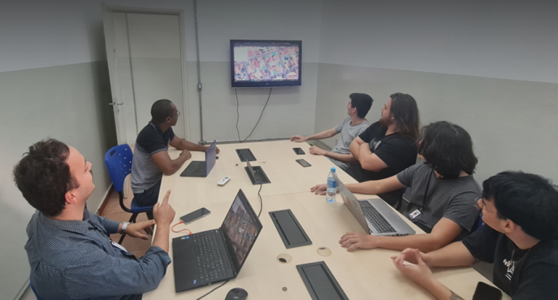 Centro de Controle de Operações da Águas Guariroba monitora em tempo real o sistema de abastecimento de Campo Grande/MS, com apoio de tecnologia e parceria da UFMS para prever vazão e garantir água 24h por dia.