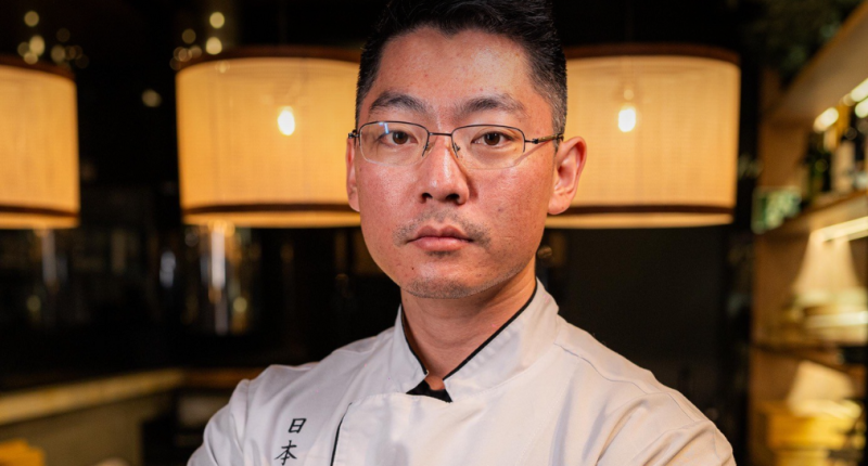 Chef Willian Utida após vencer o Campeonato Brasileiro de Sushi 2025 em São Paulo