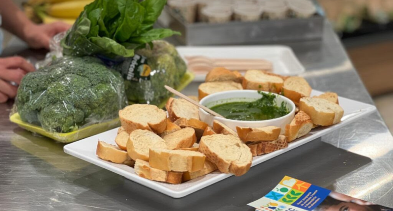 campanha “Menos Desperdício é mais comida no prato” no Comper Itanhangá.