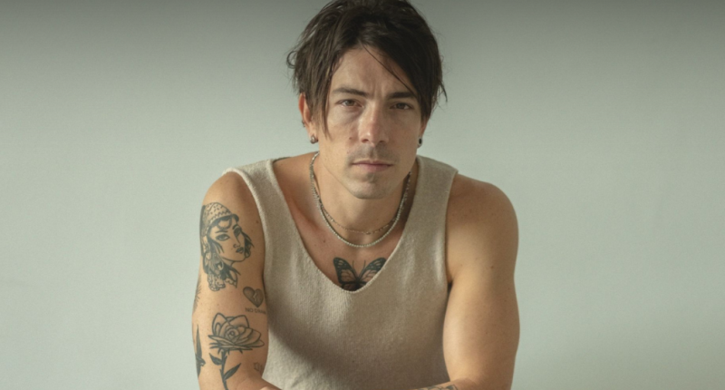 Di Ferrero se apresenta ao vivo na Praça Ary Coelho durante o Natal 2025.