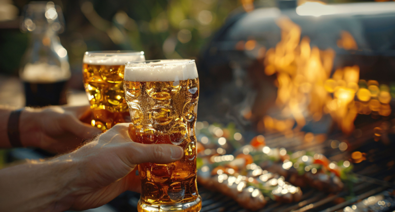 Cervejas artesanais e carnes grelhadas harmonizadas em um churrasco brasileiro