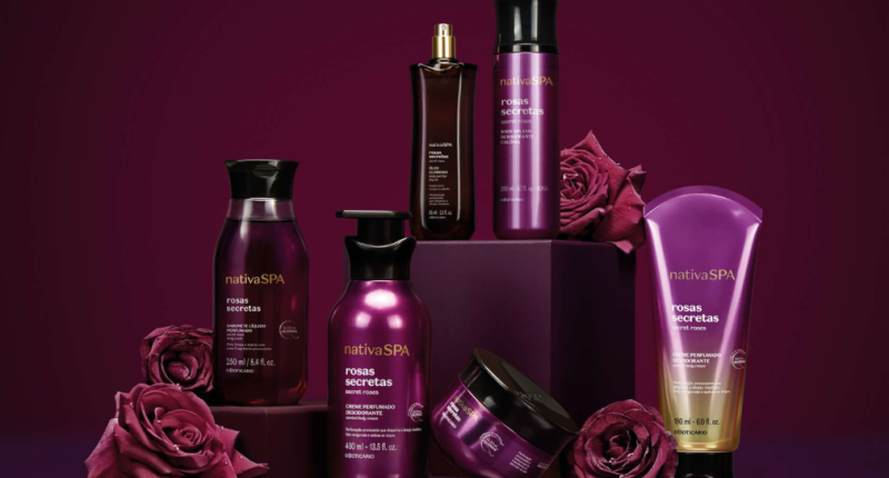 Frascos elegantes da linha Nativa SPA Rosas Secretas com tons rosados e textura cremosa em ambiente sofisticado