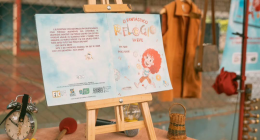 Apresentação cultural com música e teatro em espaço comunitário na periferia de Campo Grande