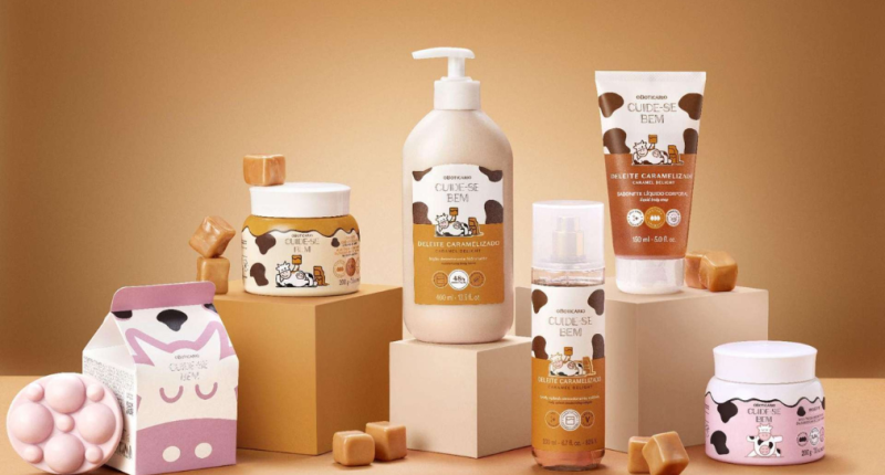 Produtos de cuidados corporais com textura cremosa e fragrância doce de caramelo dispostos em ambiente aconchegante