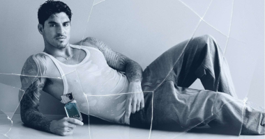 Frasco da fragrância masculina Clash com visual moderno representando frescor e perfumaria contemporânea