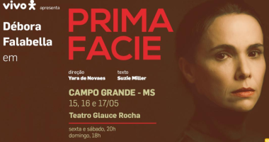 Cartaz com a arte do teatro e a atriz estampada