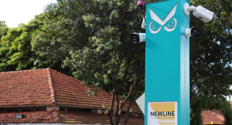 Câmeras com reconhecimento facial monitorando entrada do Parque de Exposições durante a Expogrande