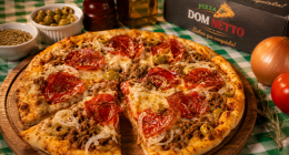Pizza recém assada para surpreender os casais apaixonados