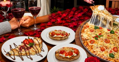 Casal compartilhando pizza artesanal e vinho durante jantar romântico preparado pela Al Forno Pizzaria em Campo Grande.
