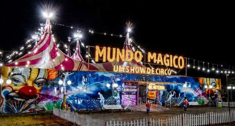Circo Mundo Mágico instalado no estacionamento do Shopping Bosque dos Ipês durante temporada em Campo Grande.