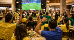 Praça de Alimentação de shopping preparada para receber torcedores durante transmissões da Copa do Mundo