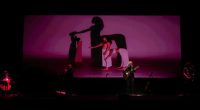 Oswaldo Montenegro durante apresentação da turnê "A Dança dos Signos", espetáculo que chega a Campo Grande em setembro.
