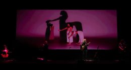 Oswaldo Montenegro durante apresentação da turnê "A Dança dos Signos", espetáculo que chega a Campo Grande em setembro.