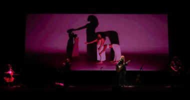 Oswaldo Montenegro durante apresentação da turnê "A Dança dos Signos", espetáculo que chega a Campo Grande em setembro.