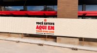 Tapume do Burger King da Avenida Afonso Pena reúne milhares de nomes em homenagem aos clientes