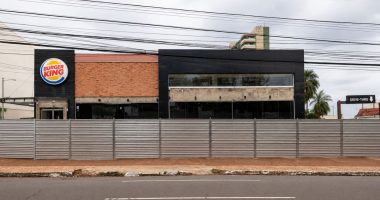 Fachada da unidade do Burger King localizada na Avenida Afonso Pena, em Campo Grande, que passará por reforma completa e modernização.