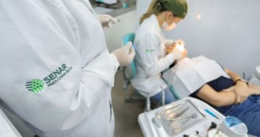 Profissionais do Senar/MS realizam atendimentos de saúde e orientações odontológicas durante ação em assentamento rural de Campo Grande.