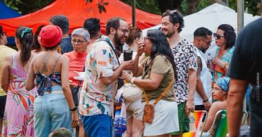 Feira Bosque da Paz reúne público, gastronomia, artesanato e economia criativa na Praça do Bosque da Paz, em Campo Grande.