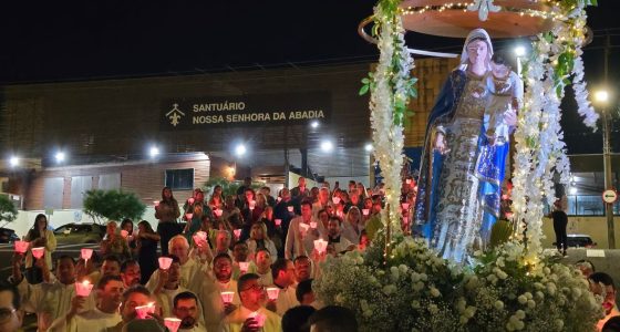 Festa de Nossa Senhora da Abadia reúne fiéis durante celebração religiosa na Cidade de Maria, em Campo Grande.