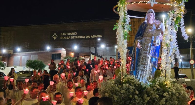 Festa de Nossa Senhora da Abadia reúne fiéis durante celebração religiosa na Cidade de Maria, em Campo Grande.