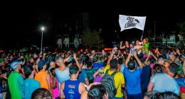 Corredores reunidos para a largada do Dia do Corre na região do Santa Fé, em Campo Grande.