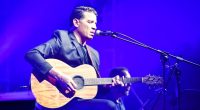 Fábio Catanante durante apresentação que marca a gravação do projeto Acoustic Sessions, em Campo Grande.