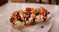 Banana Split com 50% de desconto na Cacimba Sorvetes em Campo Grande.