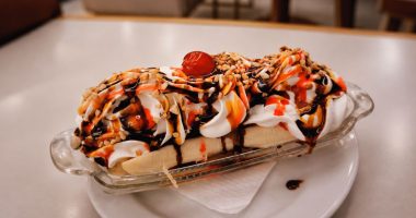 Banana Split com 50% de desconto na Cacimba Sorvetes em Campo Grande.