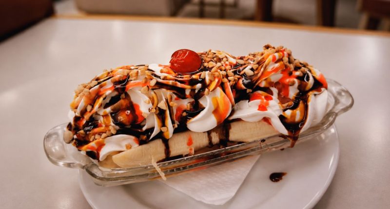 Banana Split com 50% de desconto na Cacimba Sorvetes em Campo Grande.