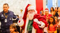 Decoração natalina do Shopping Bosque dos Ipês, que recebe o Papai Noel em 7 de novembro.