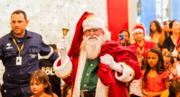 Decoração natalina do Shopping Bosque dos Ipês, que recebe o Papai Noel em 7 de novembro.