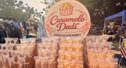 Dádiva Pavão, criadora da Caramelo Dadí Pipocas Gourmet, durante feira em Campo Grande.