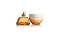Frasco do perfume Natura Aura Alba Dourada, de 75 ml, inspirado nas camadas de uma rosa